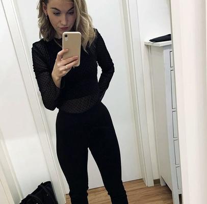 WebSlut adolescente rubia alemana de 21 años expuesta - Beresa Benz Bitch