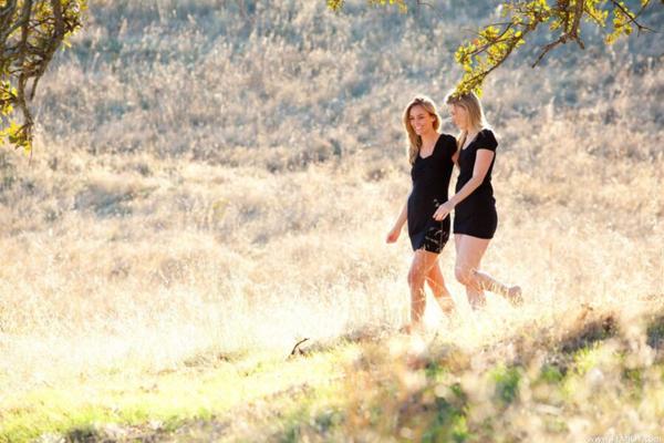 Outdoor Teens - ASHLEY & ALEXANDRA - Tenderly