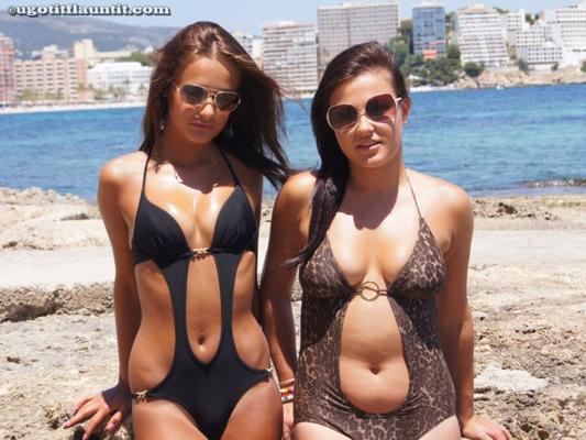 deux mignonnes en bikini dont une est très mignonne