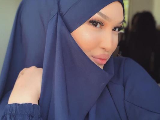 Sumeya, magnifique déesse du hijab