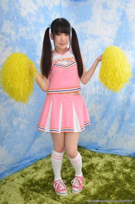 Coco Nanahara – rosa Cheerleader-Uniform