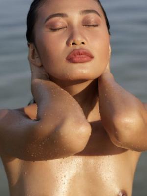 .........CUTE NAKED JAPANESE TEEN SWIMMING