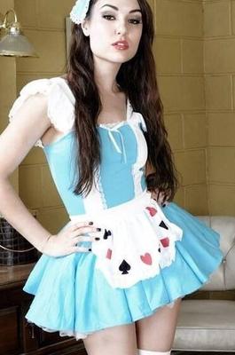 Sasha Grey como Alice follada