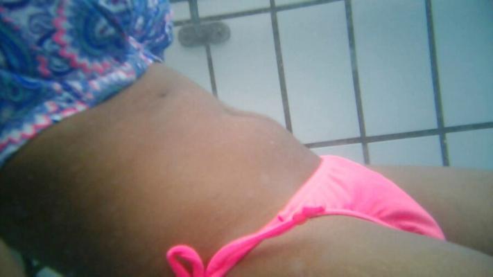 sous l eau maillot rosa