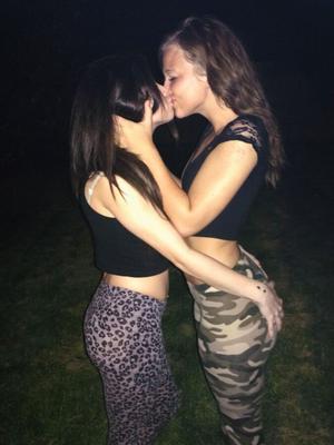 Girls Kissing