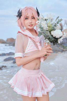 INCRÍVEL FEMBOY VELVET-CHANN - PRAIA DE ASTOLFO