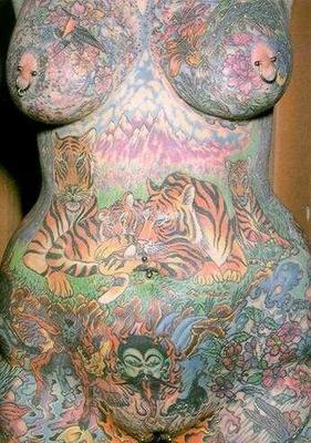 Meninas de tatuagem para todos os fãs de tatuagem