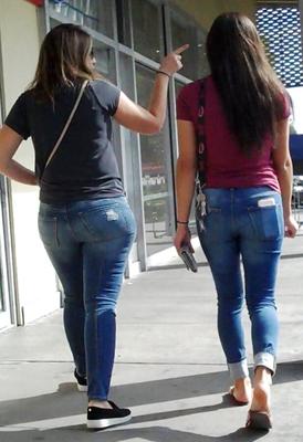 Voyeur teen ass &butts in blue jeans pants in public