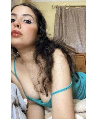 Pakistani GF Selfies