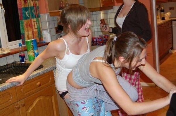 teenie friends show off panties