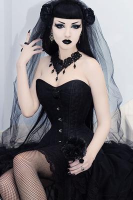 Goth ~ Lana (nicht nackt)