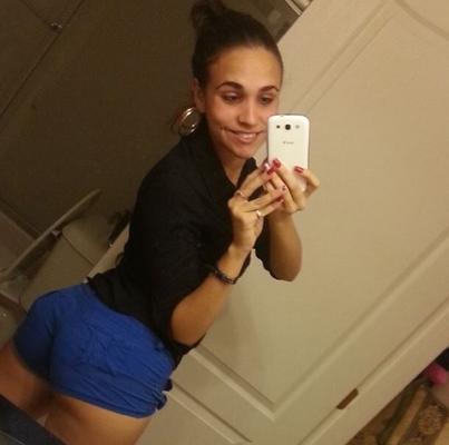 Sexy Latina Teen Rumps em Shorts