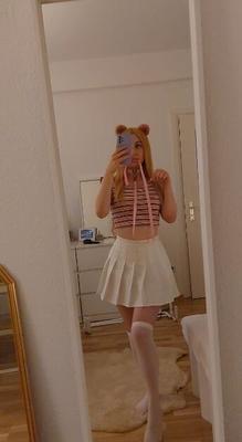 Sarah, stunning blonde teen