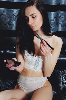 Cute Teens - DITA - Make Up