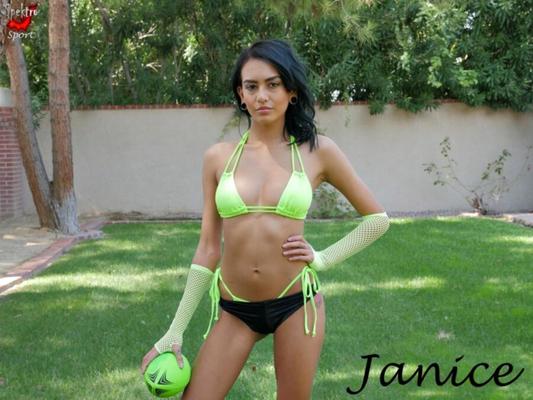 Janice – Fußballschlampe – Sport. 