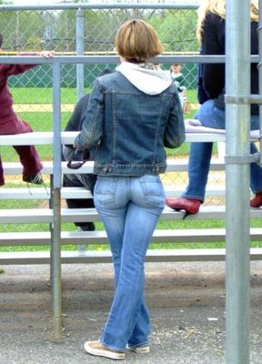 Les adolescents en jeans