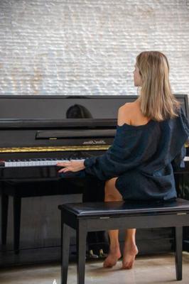 GinaGerson Gina Gerson - Piano Lover - x - px - ( Aug,