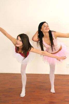 Little Caprice lesbian ballet