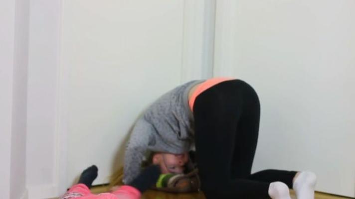 Yoga & Gym: Bending Over Leggings Ass