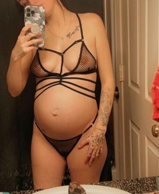 Hayley, une adolescente enceinte