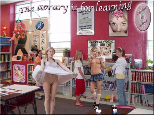 Desnudo en la biblioteca de la escuela