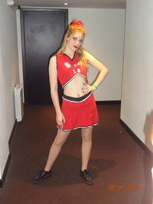 Anael Blondes Teen aus Argentinien