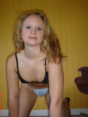 Gf teen chaude blonde brune