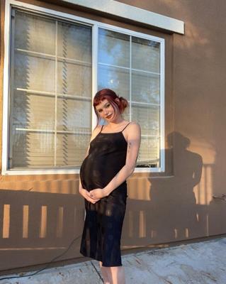 Pregnant teen goth