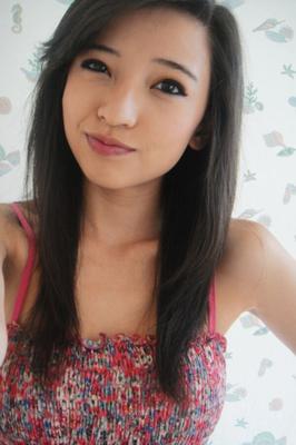 Zierlicher asiatischer Selfshot-Teenager