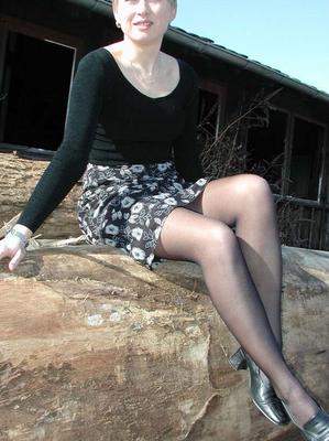 Anna german teen in Pantyhose (Baumstaemme)