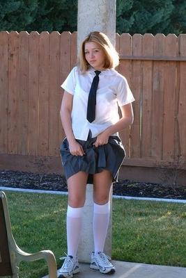 Schoolgirl showing the cunt