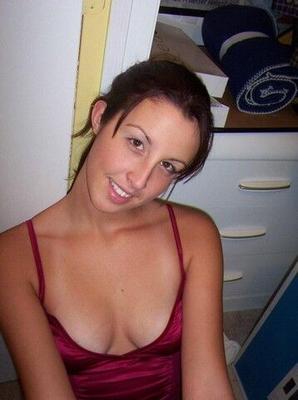 Brunette Teen - sourire magnifique