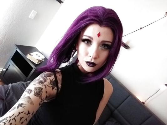 Cosplay sexy da Raven (Teen Titans)