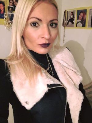 Blonde muslimische albanische Bimbo Teen Mimi nicht nackt IG