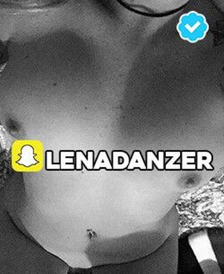 LenaDanzer sur Snapchat montrant son corps