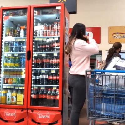 Pretty teen with sexy ass candid shot at Grocery store