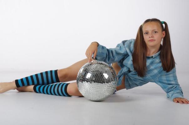 Nika - Disco Ball