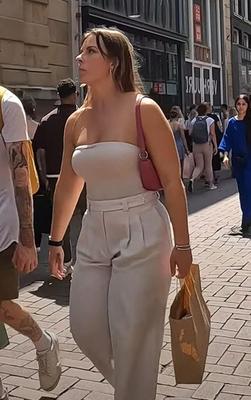 Sommer in der Stadt, sexy, offene Mädchen