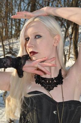 Heißes blondes deutsches Gothic-Girl